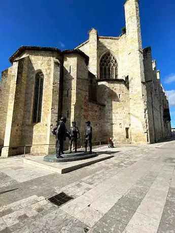 Photo de Statue of d'Artagnan and The Three Musketeers