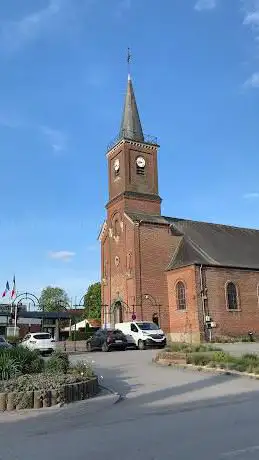 Photo de Église catholique Saint-Quentin à Pont-à -Marcq et son Cimetière