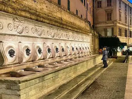 Photo de Fontana del Calamo o delle Tredici Cannelle