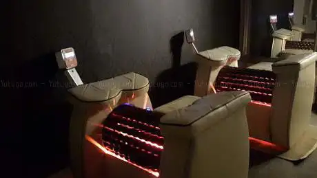 Photo de Black Swan Therapy & Spa Lounge
