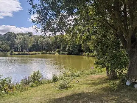 Photo de Paices Wood Country Parkland