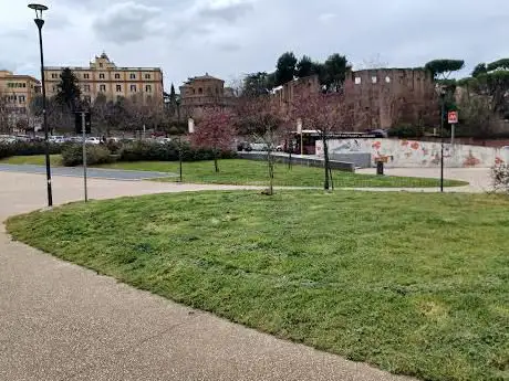 Photo de Piazza Annibaliano