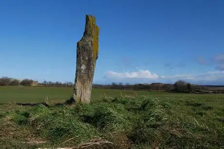 Photo de Kirklandhill Standing Stone