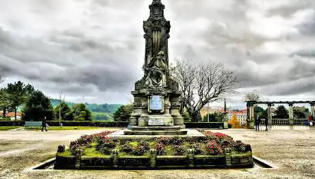Photo de Estatua de RosalÃa de Castro