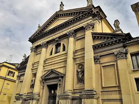 Padre Filippini