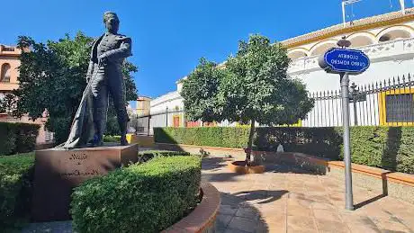 Photo de Curro Romero Statue