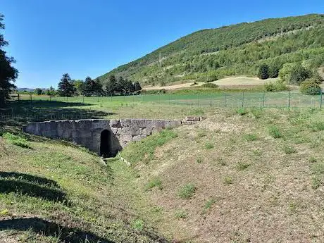Photo de Botte dei Varano e Condotto Romano