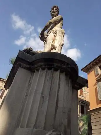 Photo de Statua del Crostolo