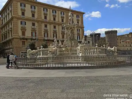 Photo de Piazza Municipio