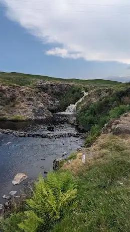 Photo de Earls Burn Waterfall