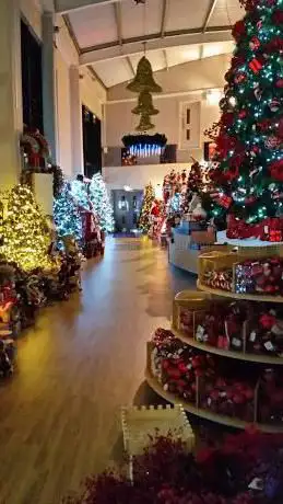 Photo de R&D Wilkins T/A Coalisland Christmas Shop