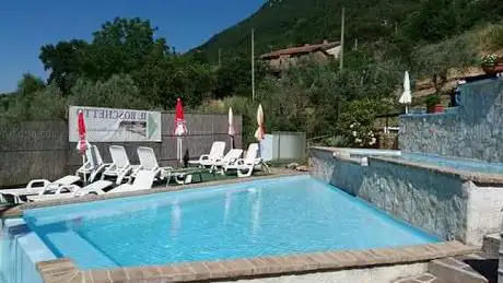 Il Boschetto piscina