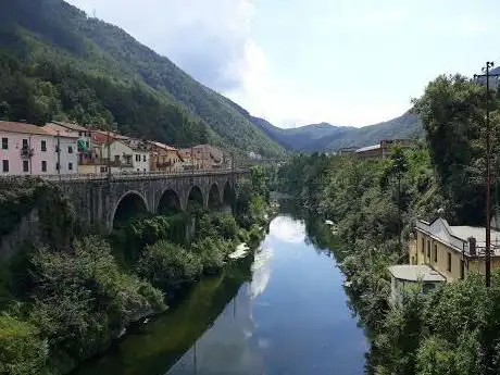 Photo de Castello di Isola del Cantone