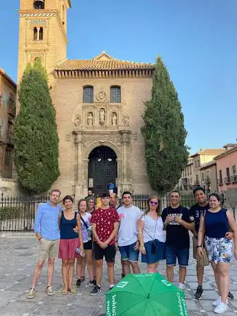 Photo de Al-Andalus Tours - Free tour Granada | Visitas guiadas | Alhambra.