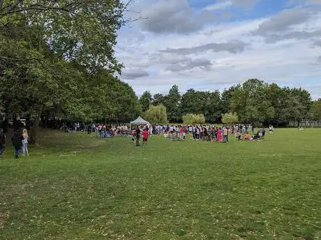 Photo de Paradise Park Football Pitch