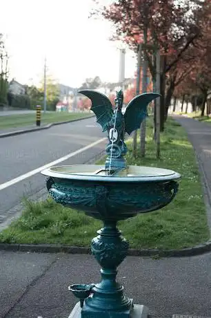 Basilia: Basiliskenbrunnen Bruderholzallee - Fritz Hauser-Strasse