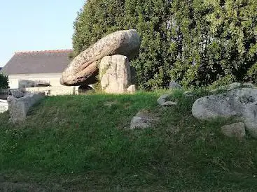 Dolmen de Menez Goarem ar Feunteun
