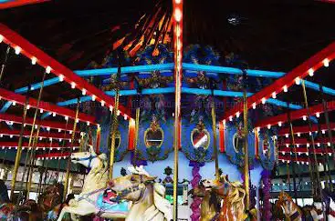 Photo de Forest Park Carousel Amusement Village