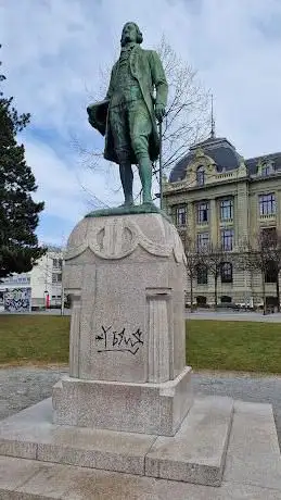 Statue Albrecht von Haller