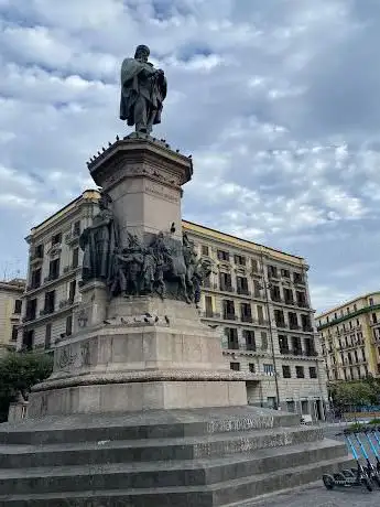 Photo de Giuseppe Garibaldi Statue Naples