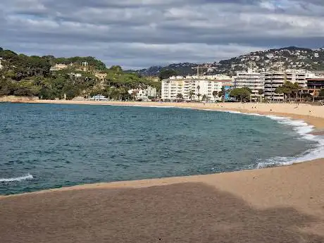 Photo de Lloret de Mar - Parque Calistenia - Playa de Fenals