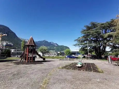 Place de jeux le Cèdre