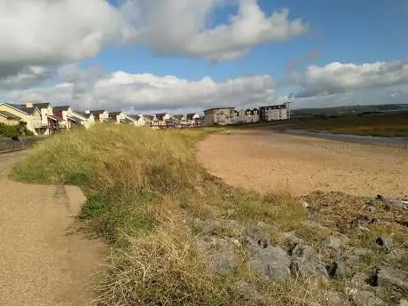Machynys Bay
