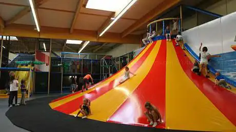 LOOPING PARTY
