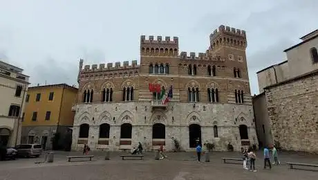Photo de Piazza Dante