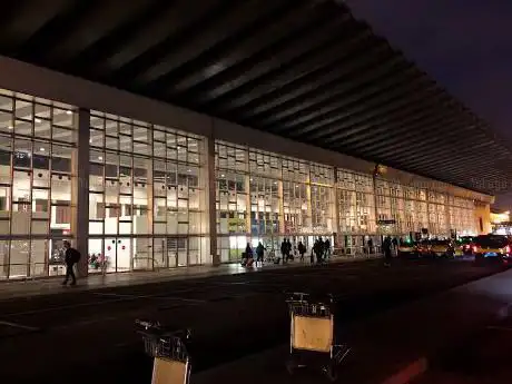 Photo de Oficina d'informació turÃstica de Catalunya a l'aeroport - T2