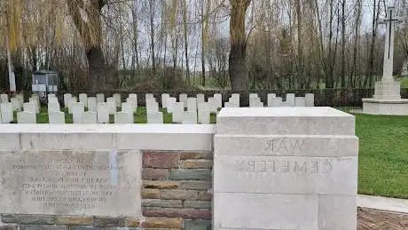 Cimetière militaire Bruyelle Hollain