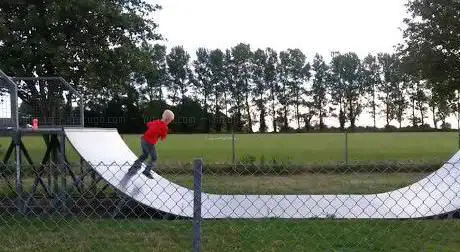 Photo de Docking Skate Ramp