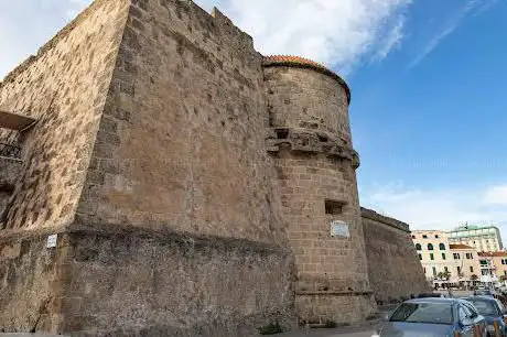 Torre Garibaldi