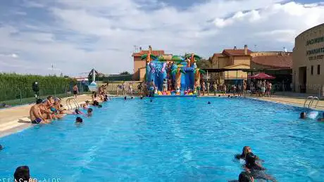 Photo de Piscina Municipal de Torres del Carrizal