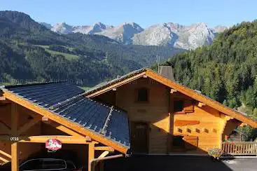 Photo de Chalet Aravis Sévantine - Gîte les Edelweiss - Gîte les Gentianes