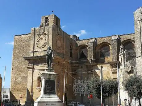 Photo de Piazza Don Tonino Bello