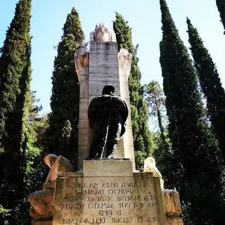 Monumento Ai Caduti Prima E Seconda Guerra Mondiale