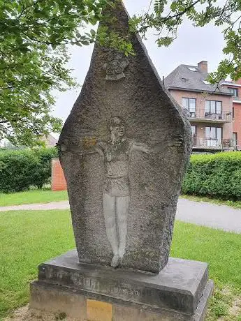 Sculpture hommage à Gaston Reiff