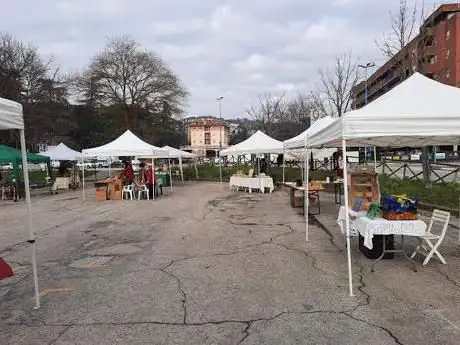 Terra fuori mercato
