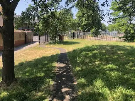 Photo de Town Park (King George's Playing Fields)