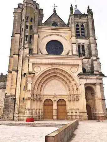Photo de Collégiale Notre-Dame-et-Saint-Loup
