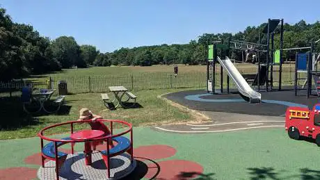 Photo de Whitebushes Common Playground