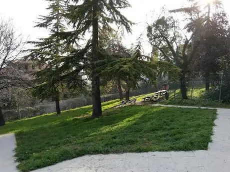 Photo de Parco Pubblico Giovanni Silvestri - con Sgambatoio per cani