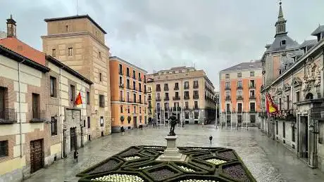 Photo de Tower of the Lujanes