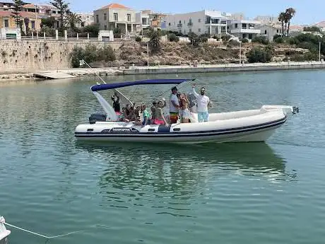 Photo de Sicilia Élite rent a boat noleggio e locazione gommoni e barche.