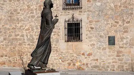Photo de Monumento a San Juan de La Cruz