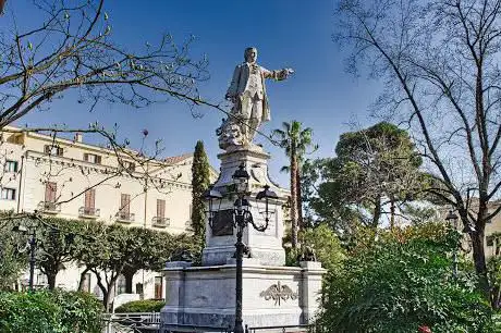 Photo de Piazza Luigi Vanvitelli