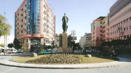 Photo de Plaza DinastÃ­a de Los Litri