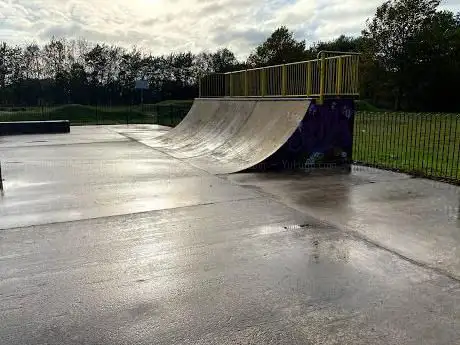 Photo de Cross Lane Skate Park
