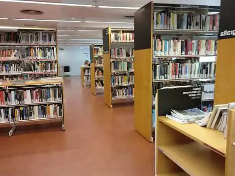 Photo de Biblioteca Vila de Grà cia